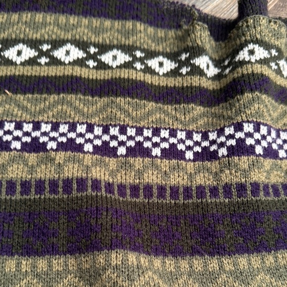 ROMWE l Women's Patterned Sweater Crop Off the Shoulder - Picture 5 of 6